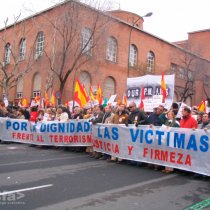 Manifestación AVT Madrid (25 febrero 2006)