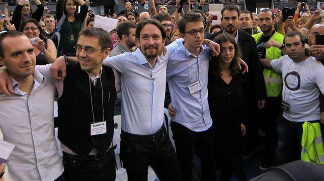Pablo Iglesias (Podemos) junto a Errejón y Monedero